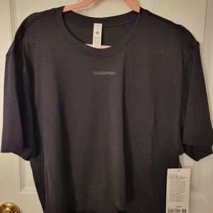 Lululemon Black Swiftly High-Low Cropped Short Sleeve Tee